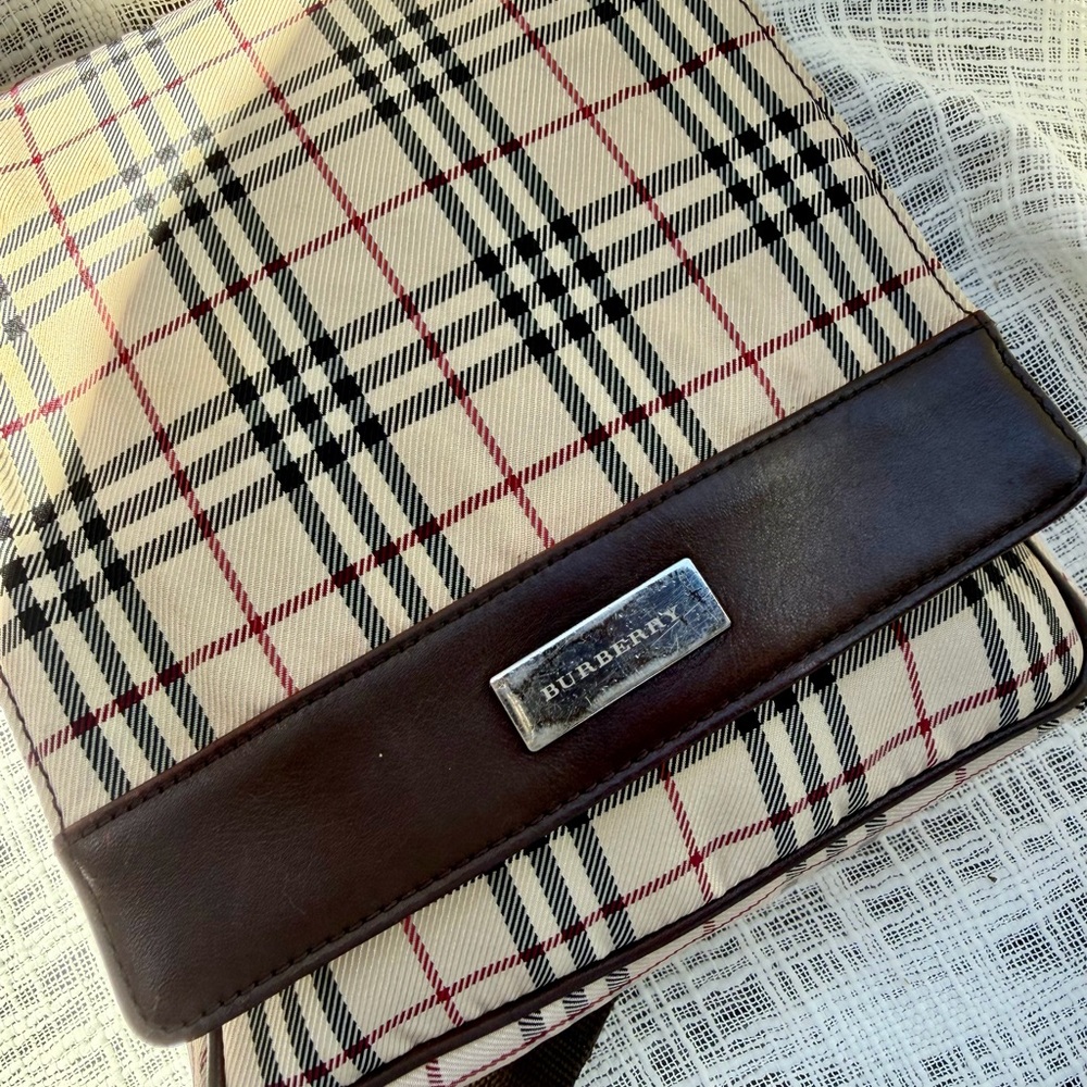 Vintage Burberry Nova Check Messenger Bag Crossbody Unisex - Picture 13 of 17